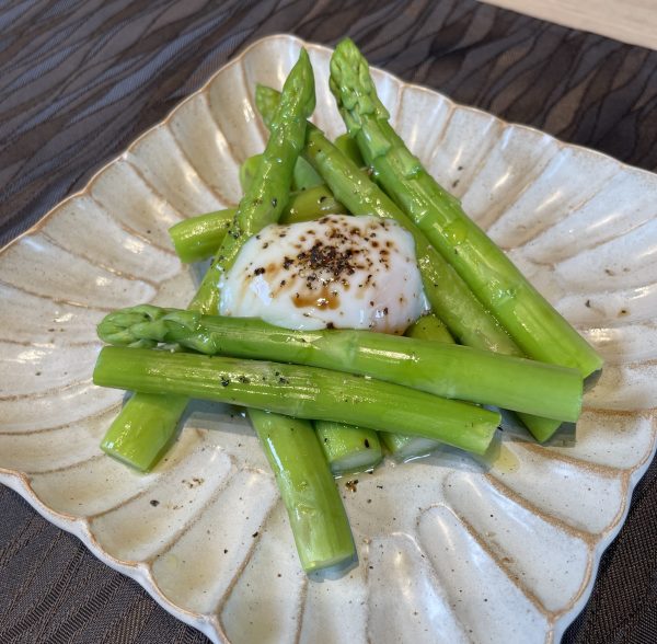 アスパラ温玉サラダ