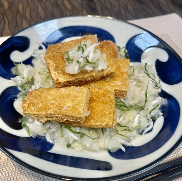 大根おろしを食べる雷豆腐
