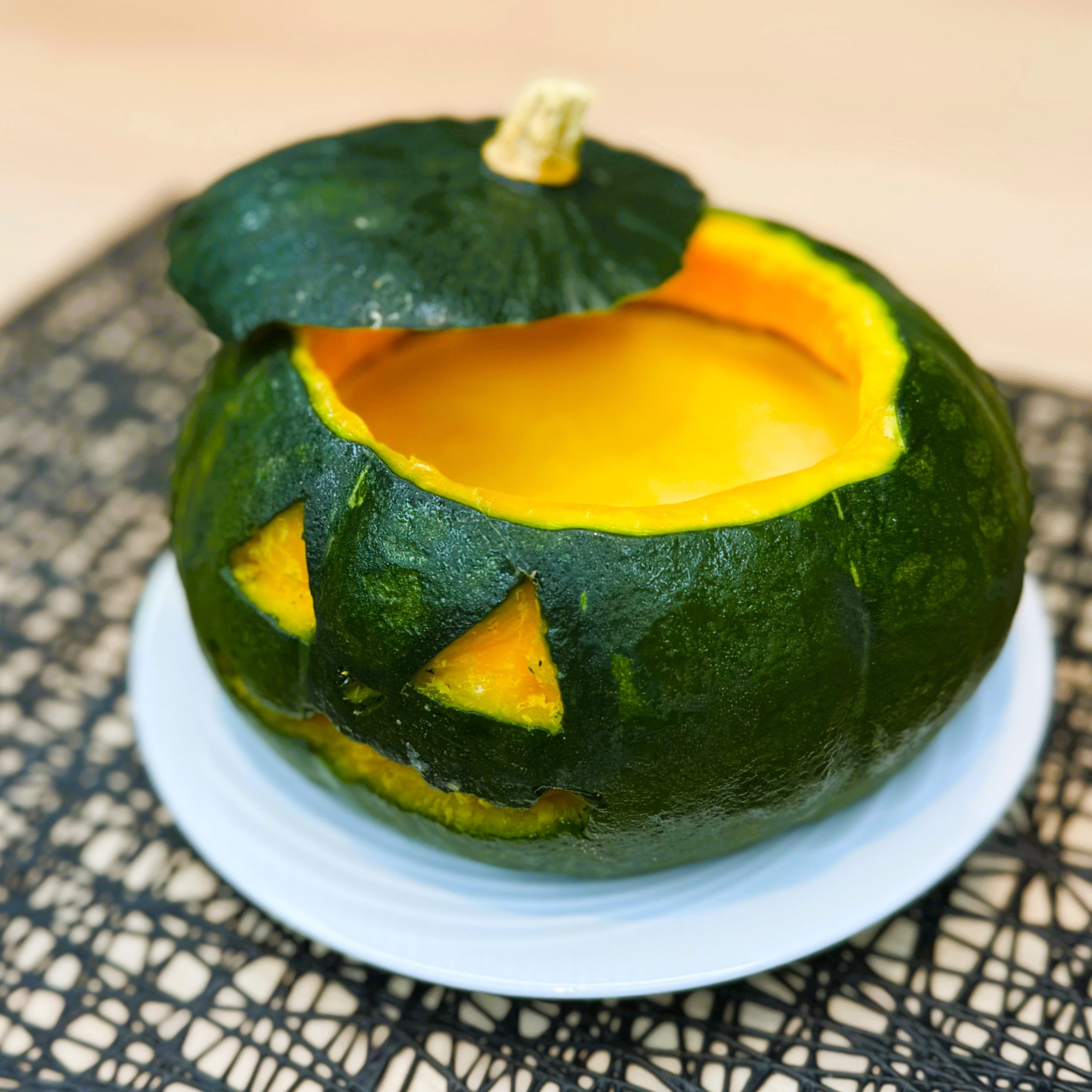 素材そのまま！丸ごとかぼちゃのハロウィンプリン